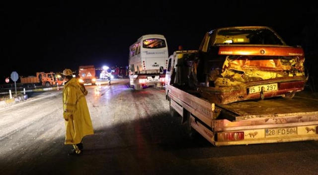 Denizli&#039;de zincirleme trafik kazası: 1 ölü, 6 yaralı