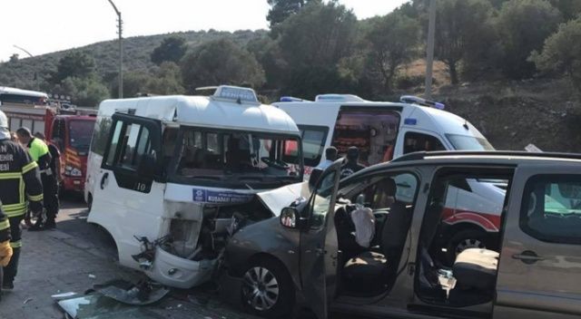 Dolmuş ile minibüs çarpıştı: 8’i turist 16 yaralı