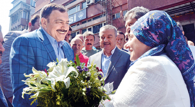 Eroğlu&#039;ndan Kılıçdaroğuna: Biri çukur, diğeri çiçek gibi belediye