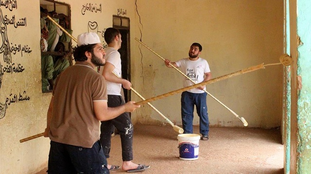 Genç Gönüllüler Sudan&#039;da okul onarıyor