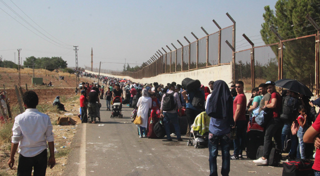 Kurban Bayramı&#039;nı geçirmek için 40 bin Suriyeli ülkesine gitti
