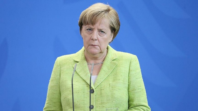 Merkel&#039;in popülaritesi düştü