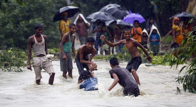 Nepal’i muson yağmurları vurdu: 49 ölü
