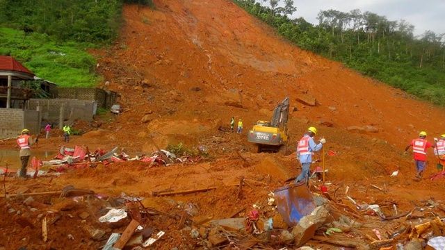 Sierra Leone&#039;deki sel ve toprak kaymasında ölenlerin sayısı 400&#039;ü geçti