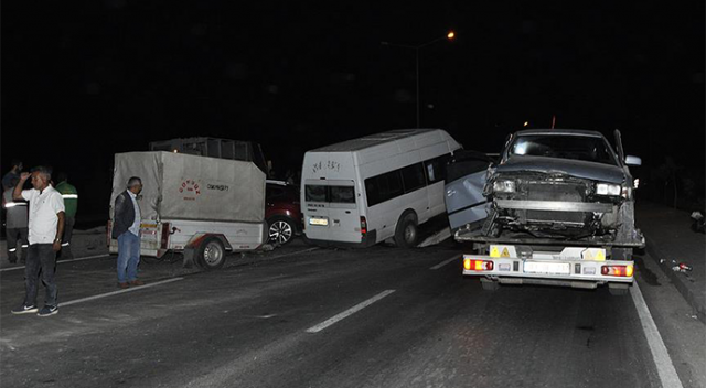 Afyonkarahisar&#039;da trafik kazası: 11 yaralı