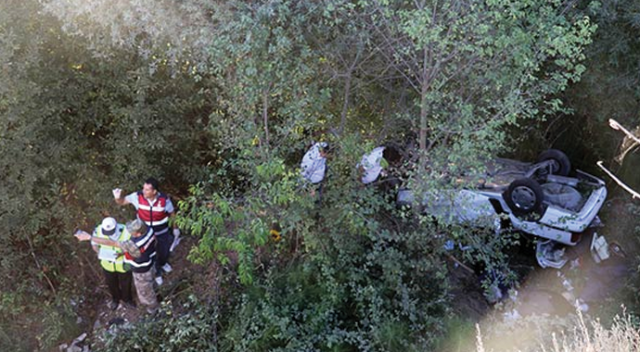 Amasya&#039;da otomobil şarampole devrildi: 5 ölü