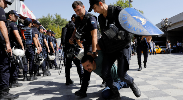 Ankara Adliyesinde polis müdahalesi: 24 gözaltı
