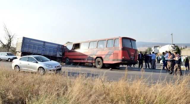 Eskişehir&#039;de trafik kazası: 13 yaralı