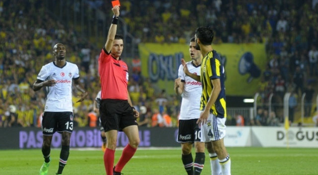 Fenerbahçe Beşiktaş maçının hakemi Ali Palabıyık&#039;a tepkiler sürüyor