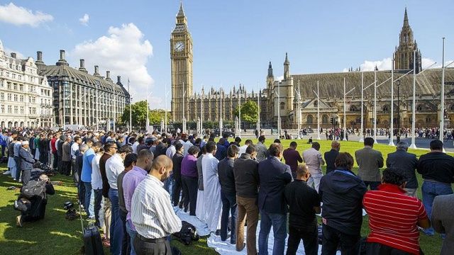 İngiltere’de Müslümanların başarılı olmaları engelleniyor