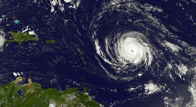 Irma Kasırgası karaya 220 kilometre hızla yaklaşıyor