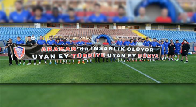 Karabükspor&#039;dan Arakanlı müslümanlar için pankart