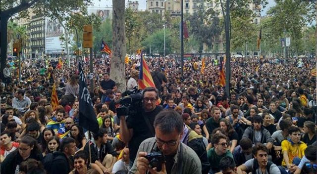 Katalonya&#039;da binler toplandı
