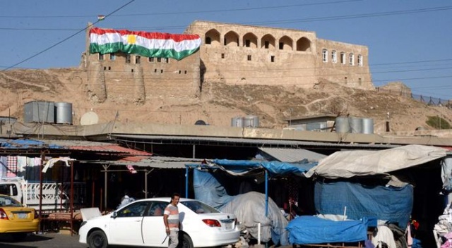 Kerkük Kalesi&#039;ne bölgesel kürt yönetiminin bayrağı asıldı!
