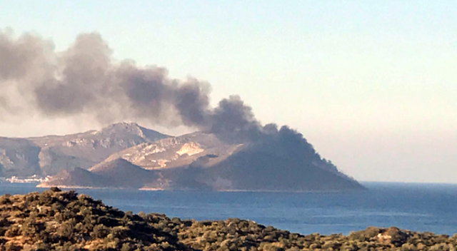 Meis Adası alev alev yanıyor
