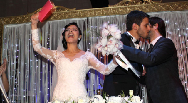 Oyuncu Hazal Filiz Küçükköse, eşi Tuan Tunalı&#039;dan boşanıyor