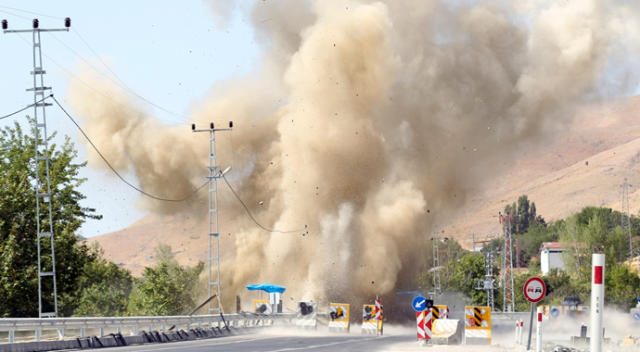 Tunceli&#039;de yola döşenmiş patlayıcı infilak edildi