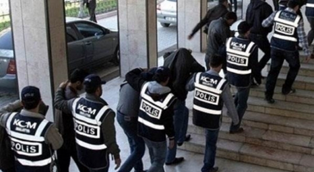 İzmir merkezli 19 ilde &#039;hususi&#039; operasyonu: 23 gözaltı