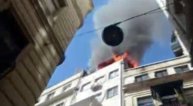 Beyoğlu&#039;nda büyük yangın!