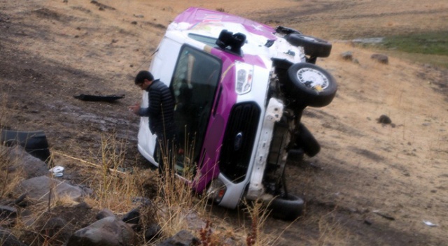 Bingöl&#039;de aynı yerde iki kaza oldu, 23 kişi yaralandı