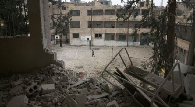 Esad rejimi okula saldırdı: 3&#039;ü çocuk 5 kişi hayatını kaybetti