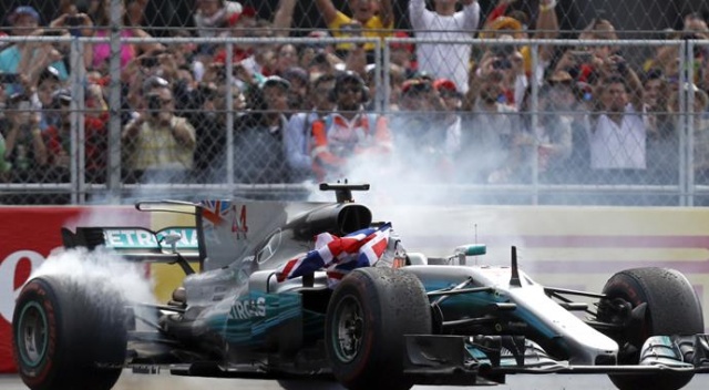 F1&#039;de şampiyon Hamilton