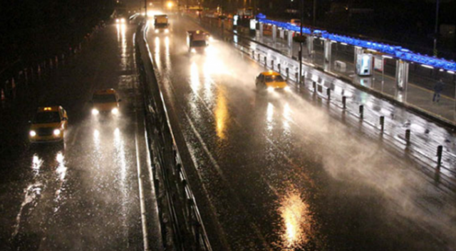 İstanbul&#039;da yağış etkisini göstermeye başladı