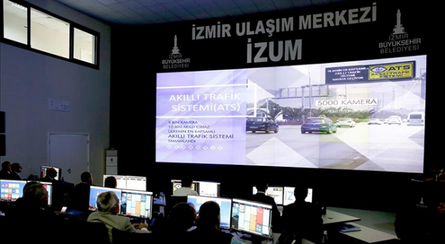 İzmir&#039;de &#039;Akıllı Trafik Sistemi&#039; devreye girdi