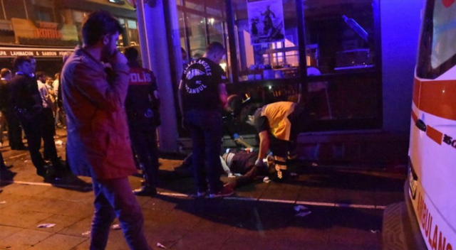 Kadıköy&#039;de silahlı ve bıçaklı kavga: 2 yaralı