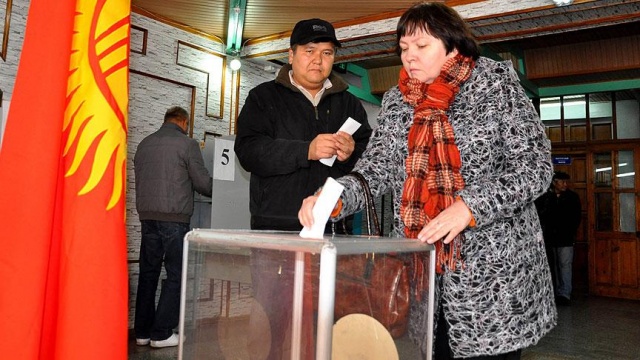 Kırgızistan&#039;da halk cumhurbaşkanlığı seçimleri için sandık başında