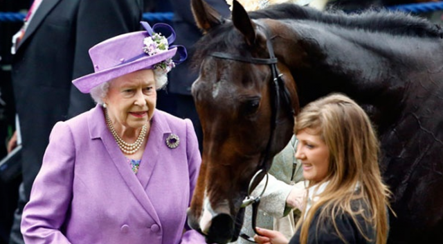 Kraliçe Elizabeth at yarışlarından milyonlar kazanıyor