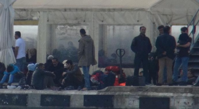 Kuşadası açıklarında 57 göçmen yakalandı