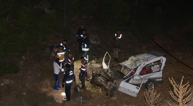 Muğla&#039;da otomobil uçuruma devrildi: 2 ölü