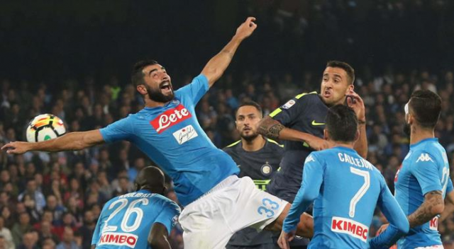 Napoli ile Inter puanları paylaştı
