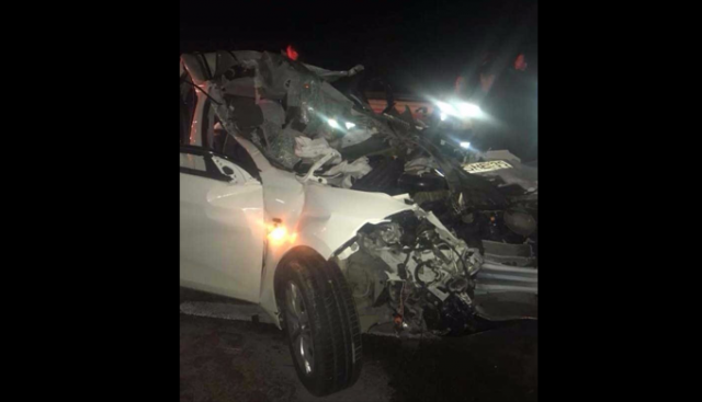 Otomobil TIR&#039;a arkadan çarptı: 1 ölü