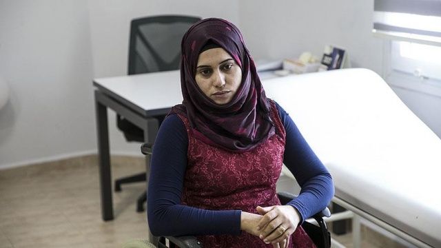 Suriyeli öğretmen protez bacağa kavuştu