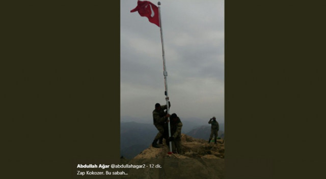 Türk askeri Kokozer Dağı’na bayrak dikti