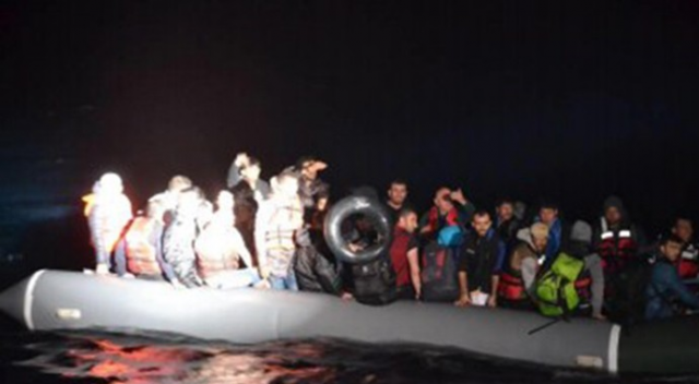 Yurt dışına kaçmaya çalışan 61 göçmen yakalandı
