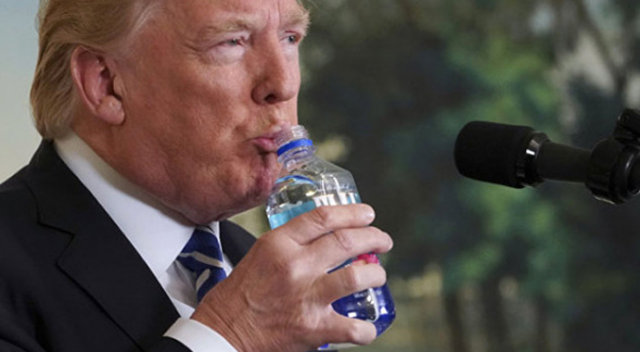 ABD, Trump&#039;ın konuşma esnasında verdiği su molasını konuşuyor