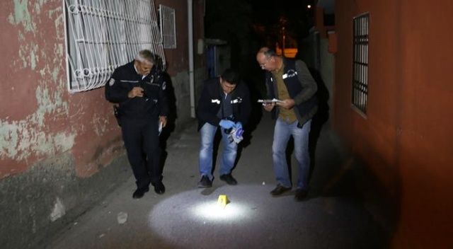 Adana&#039;da sokak ortasında kanlı infaz!