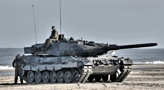 Alman ordusunda &#039;Leopard&#039; skandalı