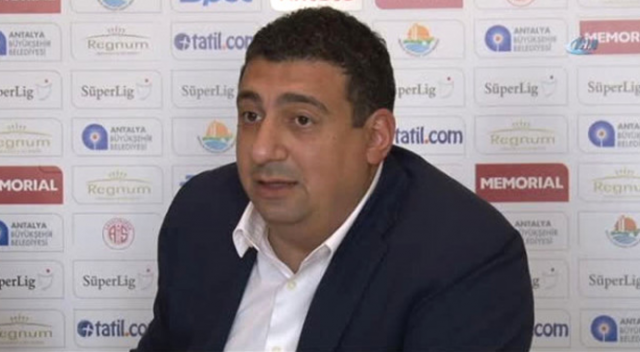Antalyaspor Başkanı Ali Şafak Öztürk gözyaşlarını tutamadı