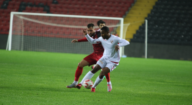 Boluspor, Gaziantepspor&#039;u deplasmanda 3 golle geçti