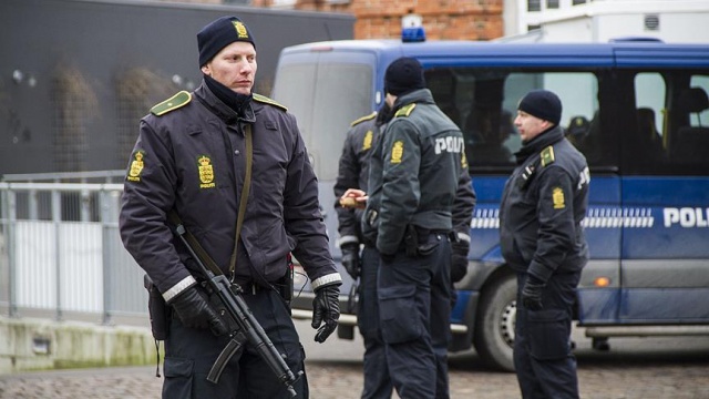 Danimarka&#039;da sınır dışı edilmek istenen Cezayirli polis şiddeti nedeniyle öldü