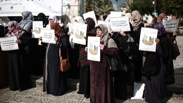 Gazzeli kadınlardan Batı Şeria&#039;ya destek gösterisi