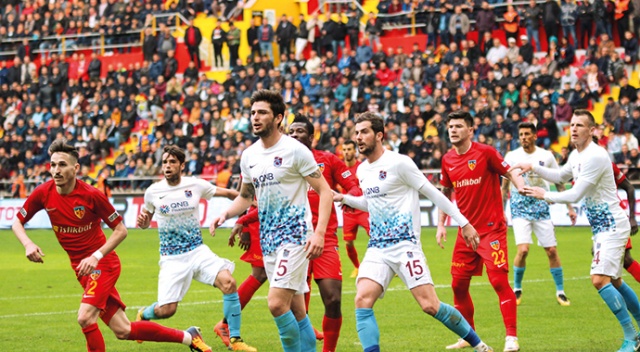 Geçen hafta Galatasaray&#039;ı deviren Trabzon&#039;un yerinde yeller esti