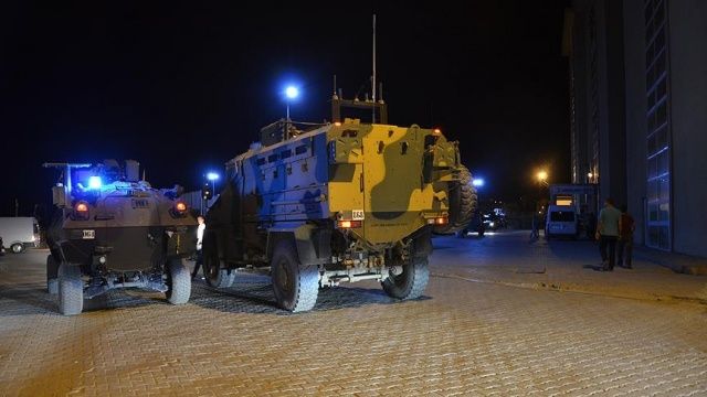 Hakkari Şemdinli&#039;de PKK&#039;lı teröristler işçilere saldırdı: 1 şehit