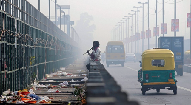 Hindistan&#039;da hava kirliliği sınırın 30 kat üstünde