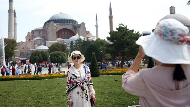 İstanbul, 10 ayda 9 milyon yabancı turist ağırladı