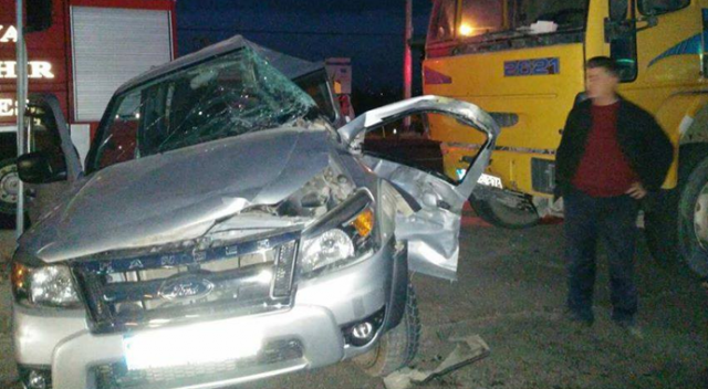 Malatya&#039;da kamyon otomobile çarptı: 1 ölü